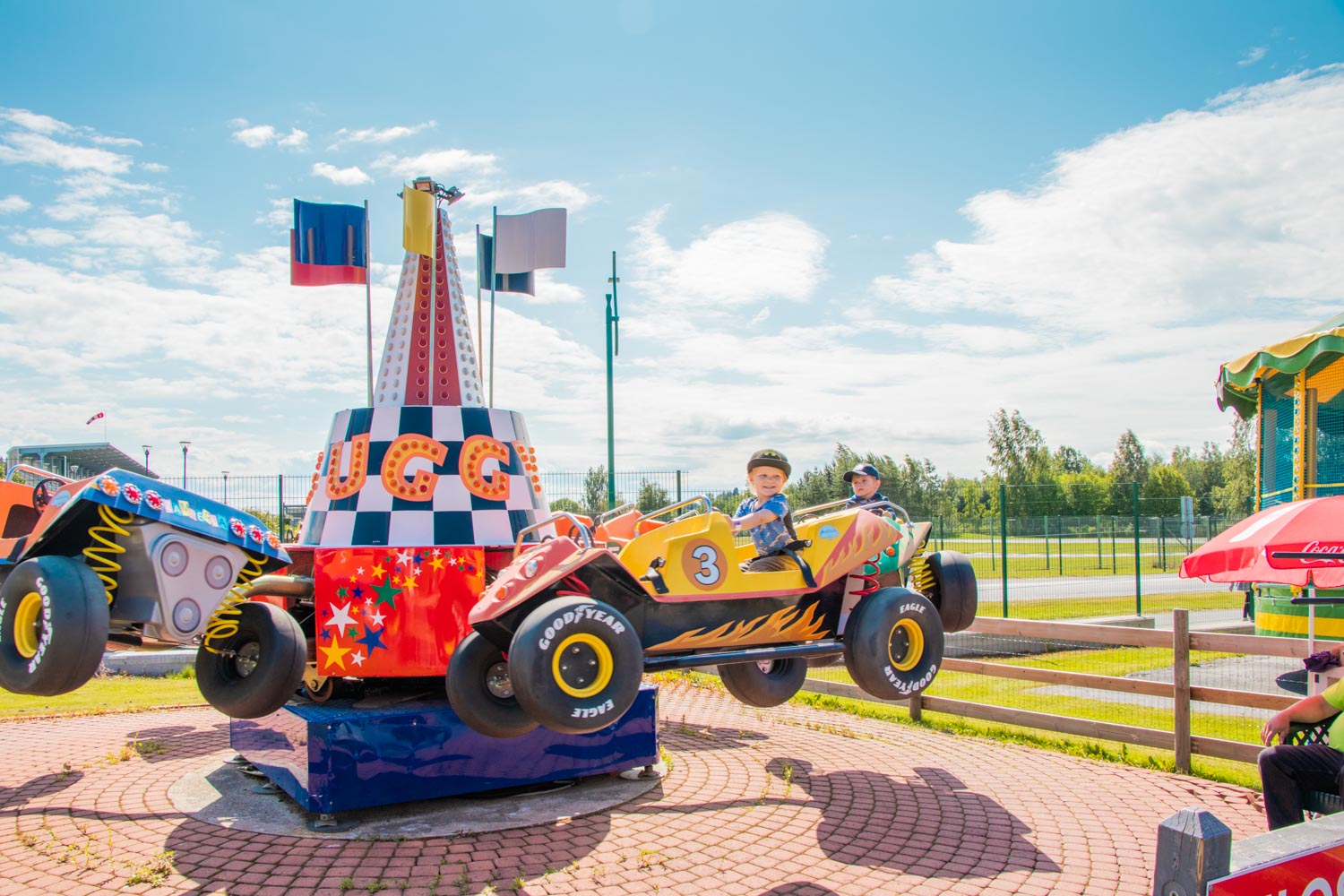 Jump Around - Amusement Rides - PowerPark